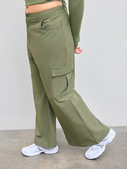Mid Rise Pocket Flared Cargo Pants Curve & Plus