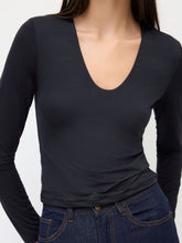 U-neckline Long Sleeve Tee