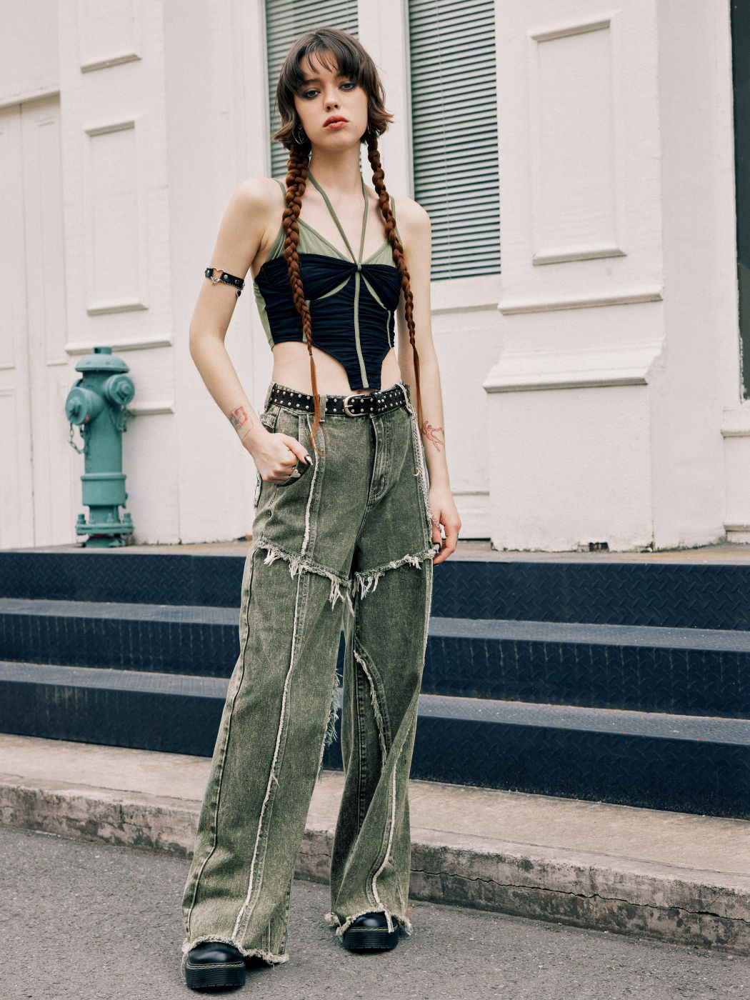 Solid Raw Hem Stitch Jeans