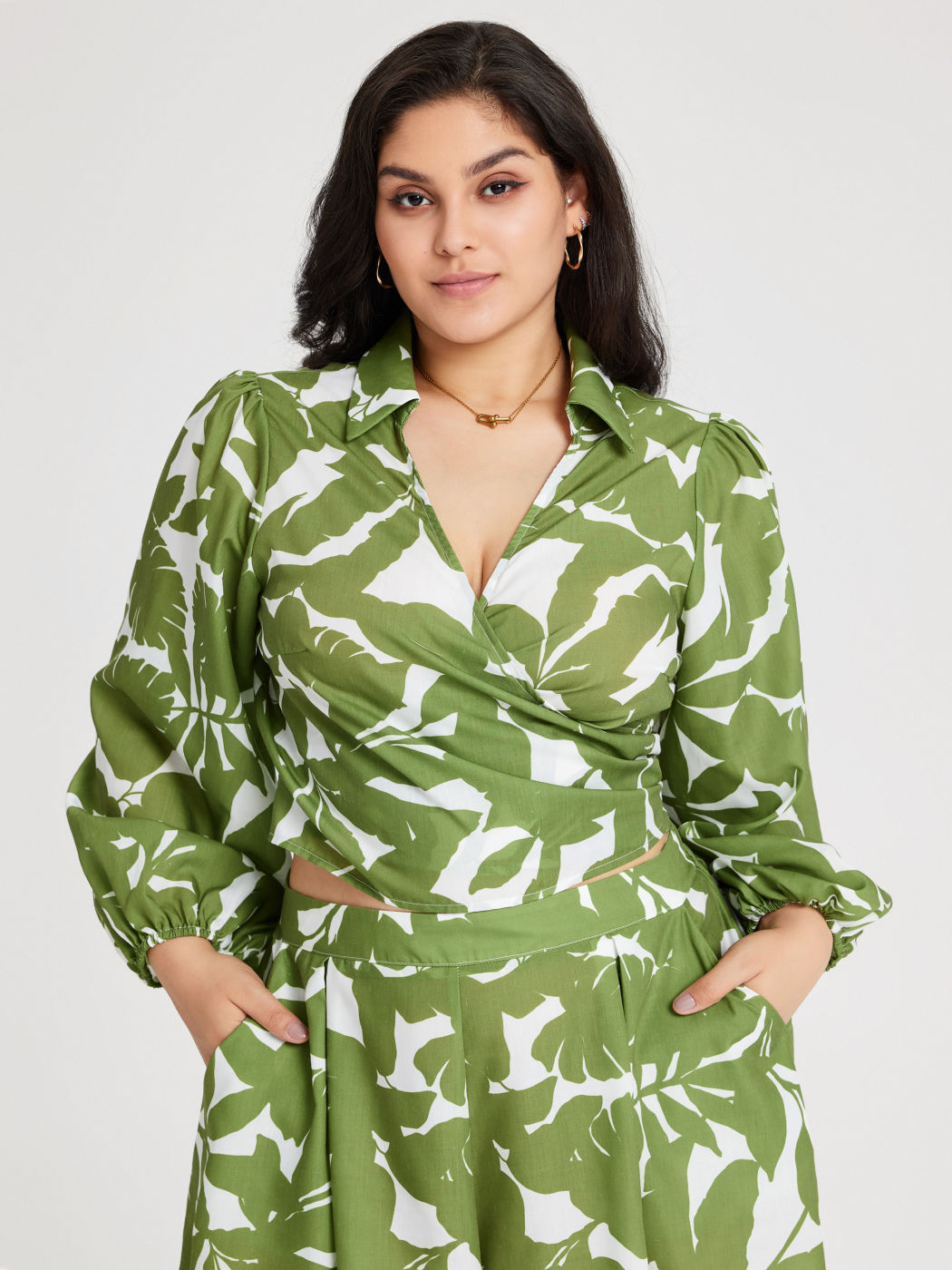 Collar Floral Knotted Long Sleeve Top Curve & Plus