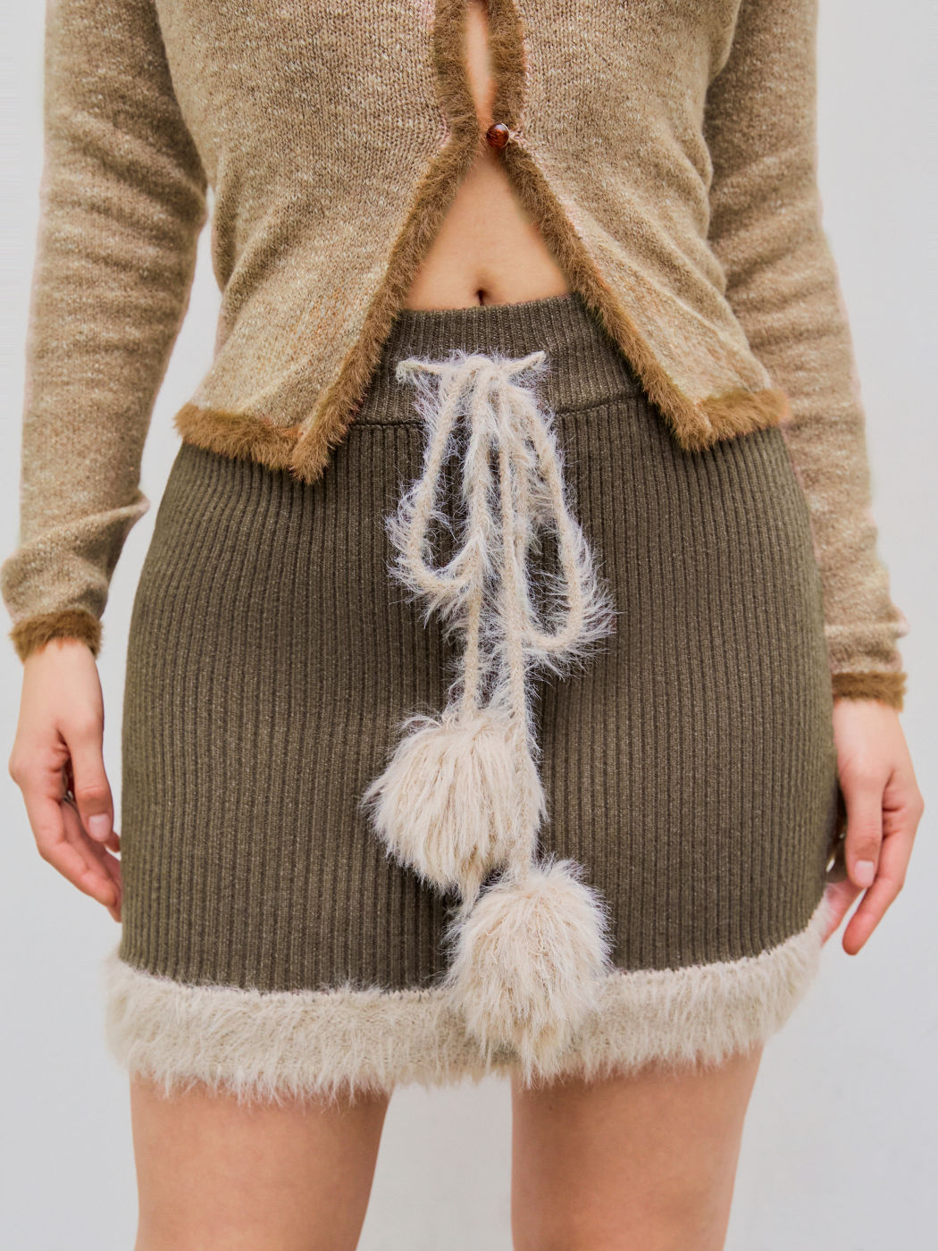 Knitted Fuzzy Middle Waist Solid Mini Skirt