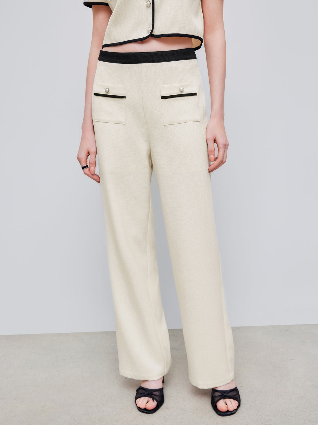 Woven Mid Rise Solid Contrasting Binding Pearl Button Straight Leg Trousers