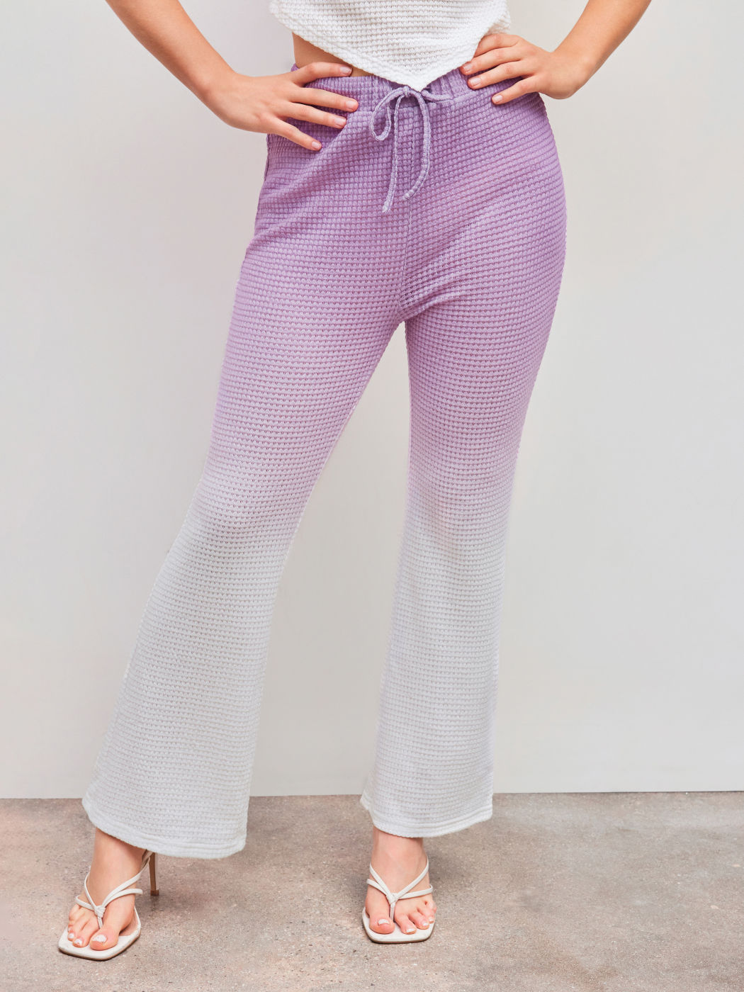 Mid Rise Gradient Texture Flared Trousers
