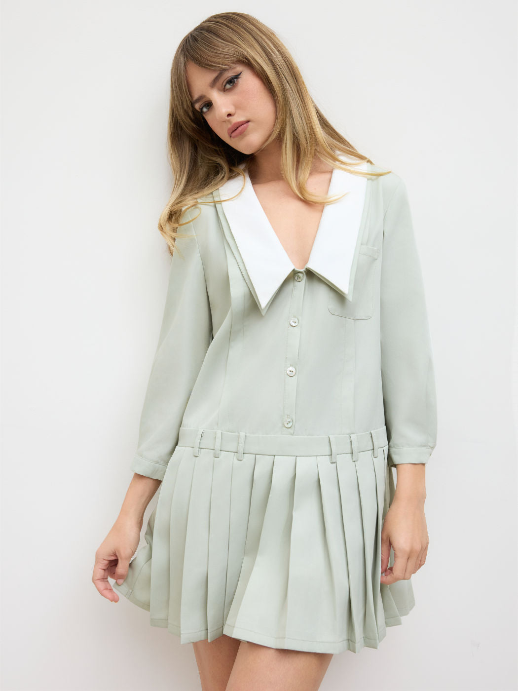 V-neck Pleated Three-quarter Sleeve Mini Dress